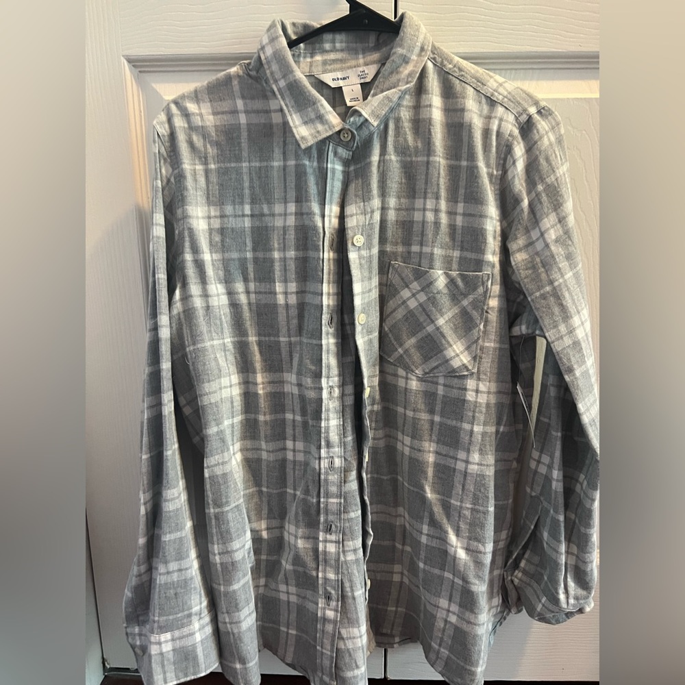NEW*TAGS ATTACHED*SOFT GRAY PLAID SHIRT
